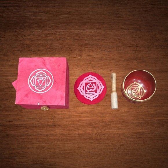 Root chakra singing bowl. - Picture 1 of 5